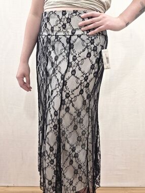 Worthington Black and Ivory Lace Skirt Size 10| Goth Romantic Elegant